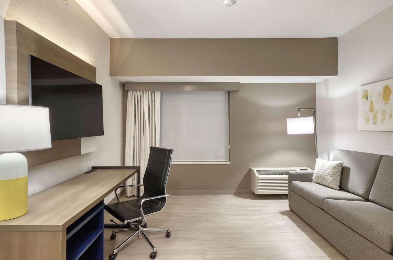 Comfort Suites Milwaukee Airport Oak Creek Extérieur photo