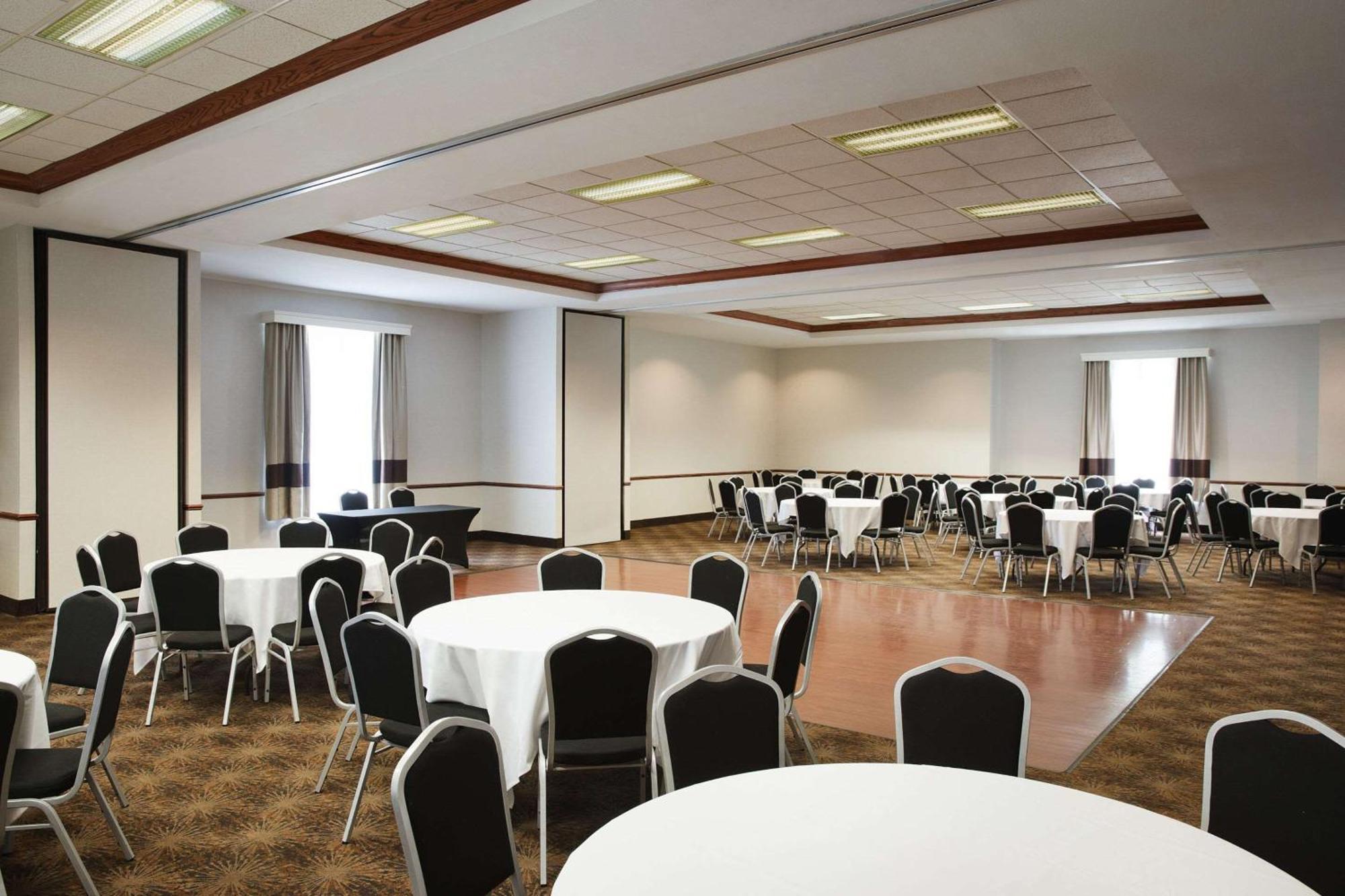 Comfort Suites Milwaukee Airport Oak Creek Extérieur photo