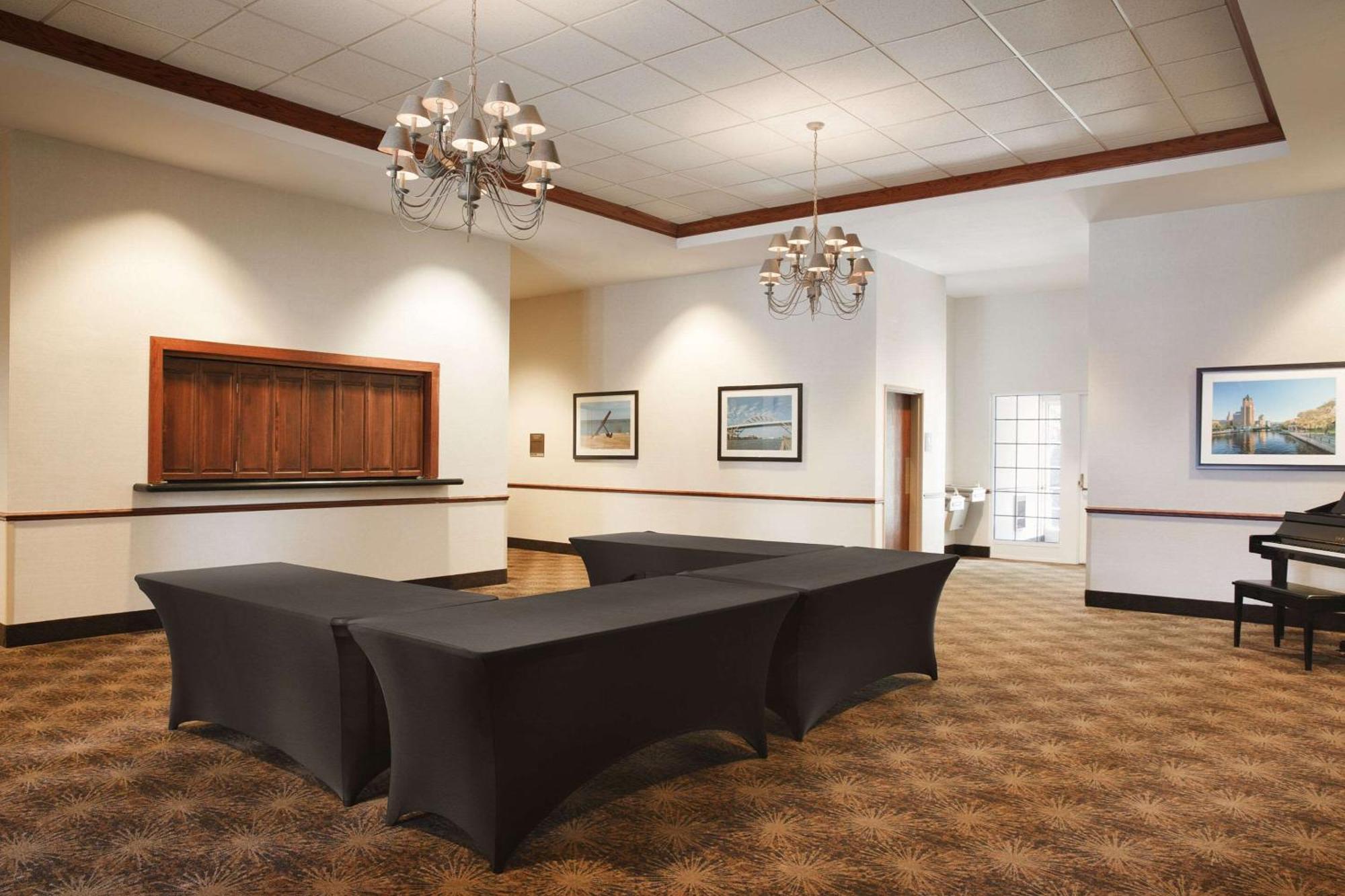 Comfort Suites Milwaukee Airport Oak Creek Extérieur photo